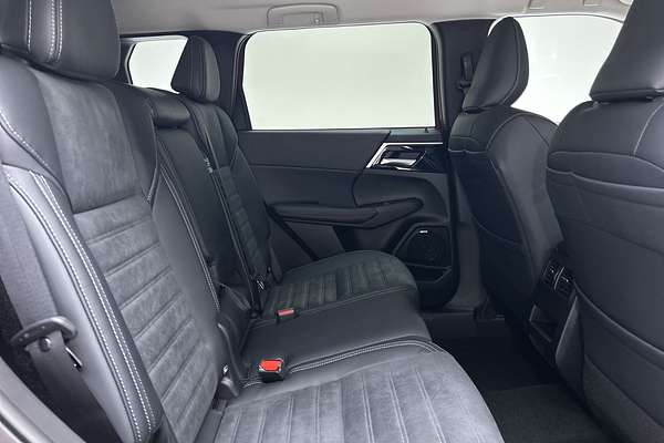 2025 Mitsubishi Outlander Aspire ZM thumb-11