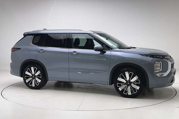 2025 Mitsubishi Outlander Exceed ZM thumb-3