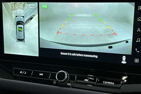 2025 Mitsubishi Outlander Exceed ZM thumb-16