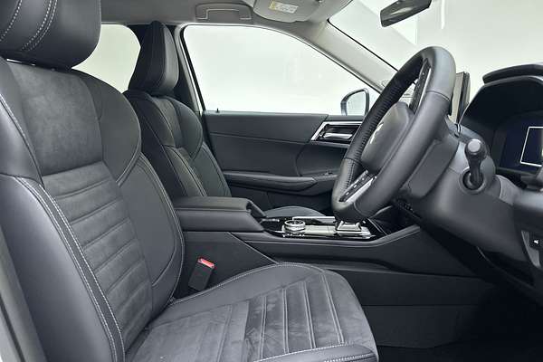 2025 Mitsubishi Outlander Aspire ZM thumb-12