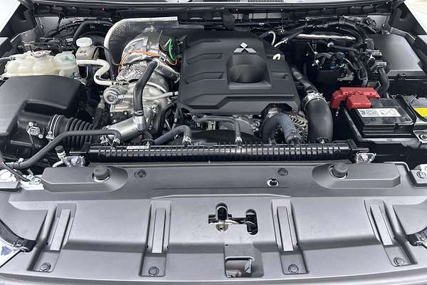 2025 Mitsubishi Triton GLX-R MV 4X4 thumb-10