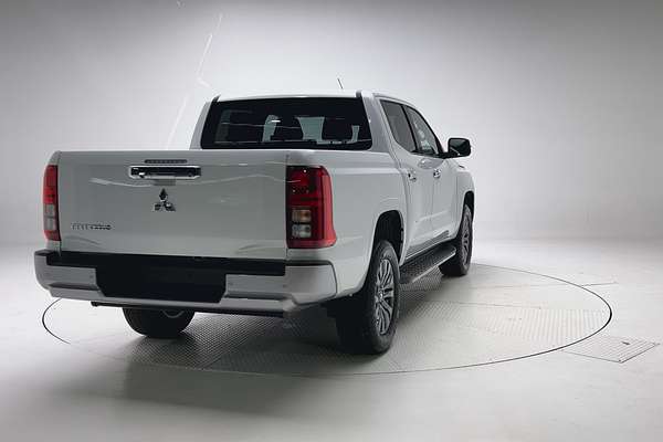 2025 Mitsubishi Triton GLS MV 4X4 thumb-1