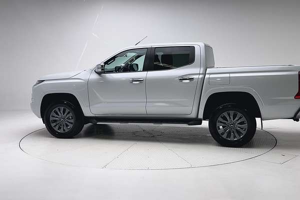2025 Mitsubishi Triton GLS MV 4X4 thumb-7
