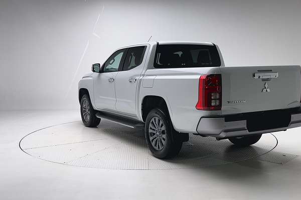2025 Mitsubishi Triton GLS MV 4X4 thumb-8