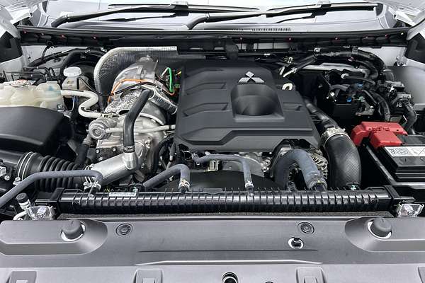 2025 Mitsubishi Triton GLS MV 4X4 thumb-10