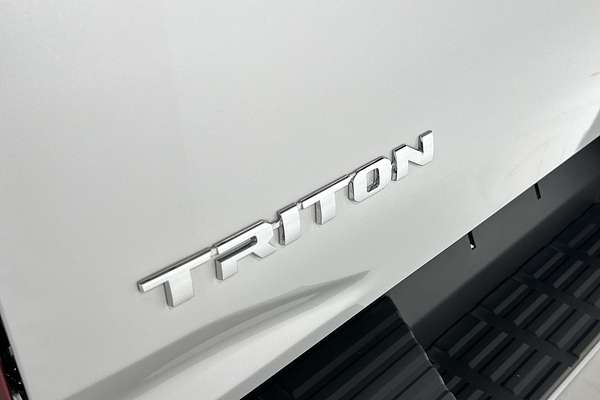 2025 Mitsubishi Triton GLS MV 4X4 thumb-21