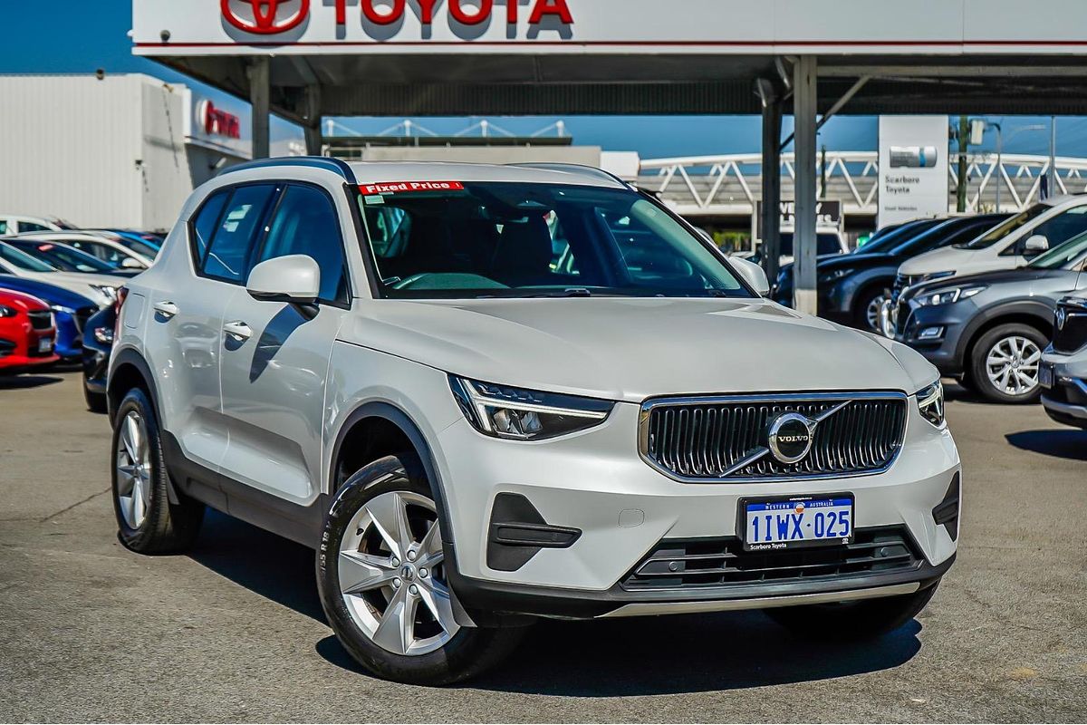 2023 Volvo XC40 Ultimate B4 Bright