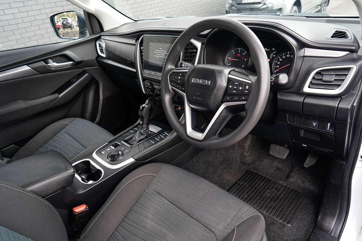 2023 Isuzu MU-X LS-M