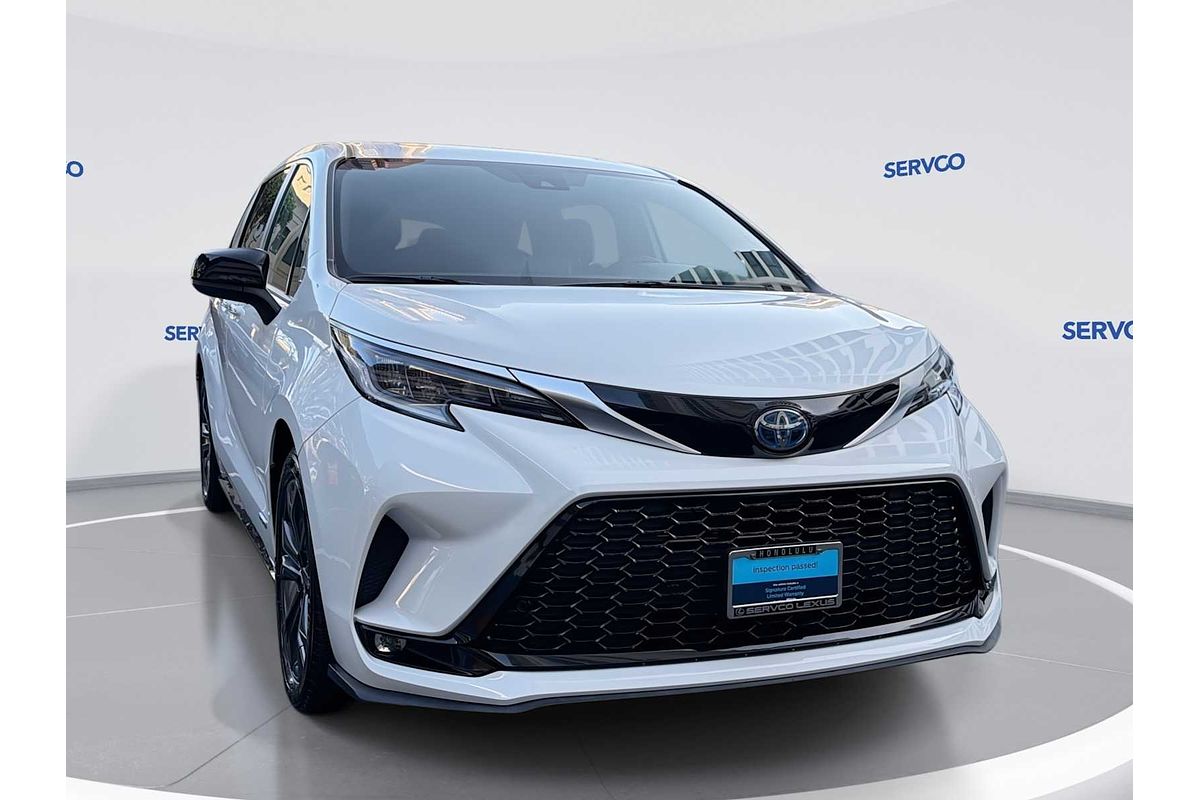 2021 Toyota SIENNA XSE