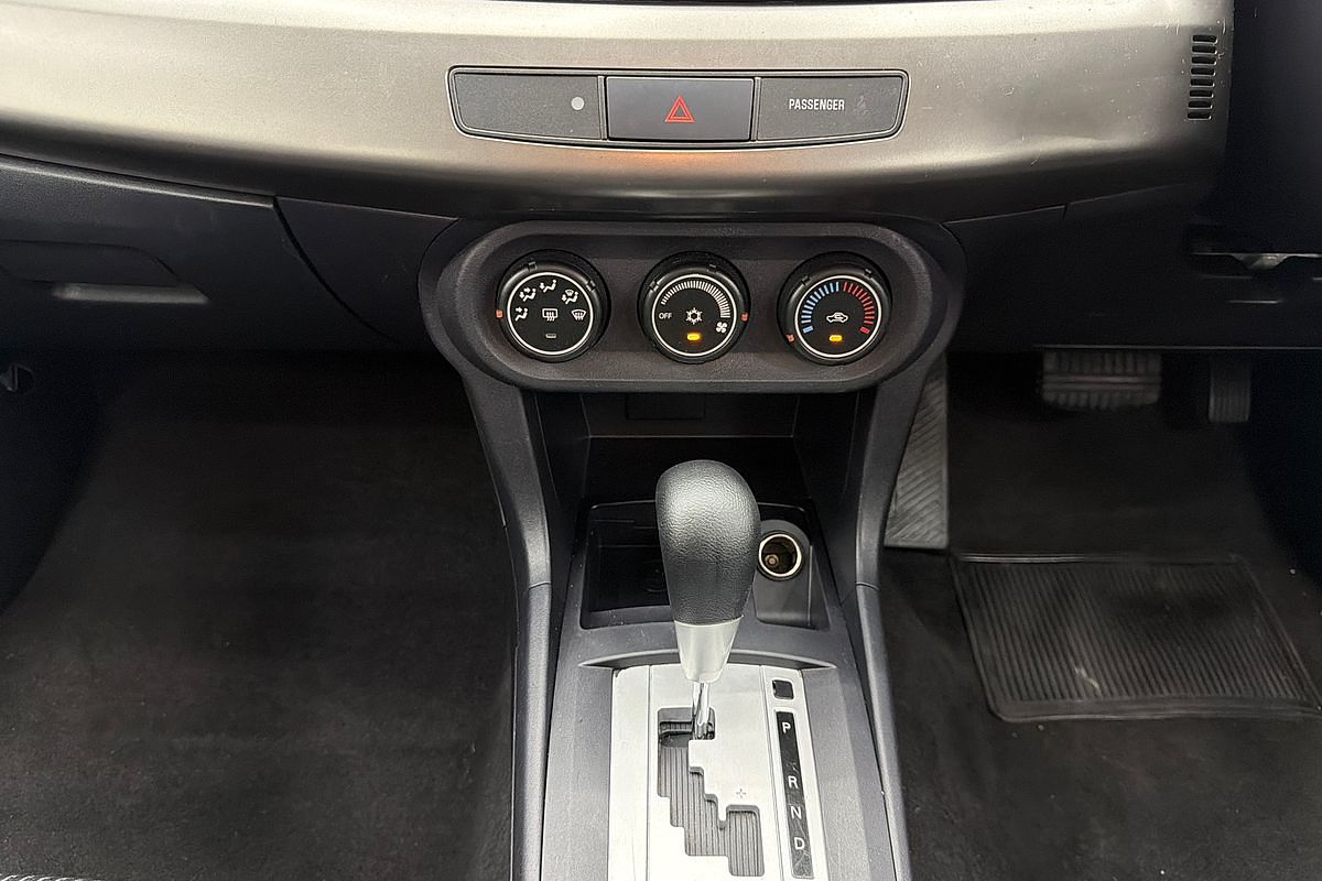 2013 Mitsubishi Lancer ES CJ