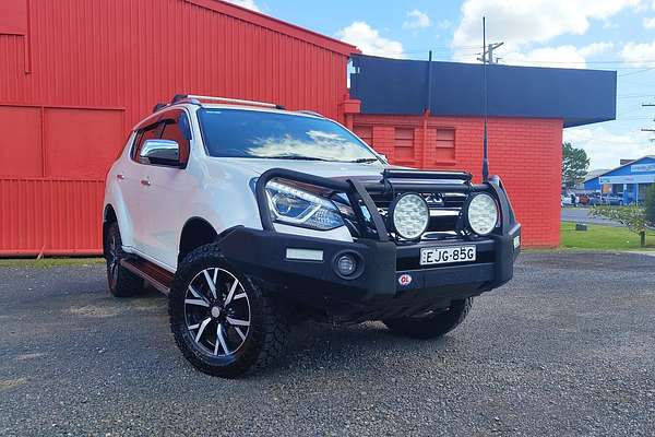 2020 Isuzu MU-X LS-T