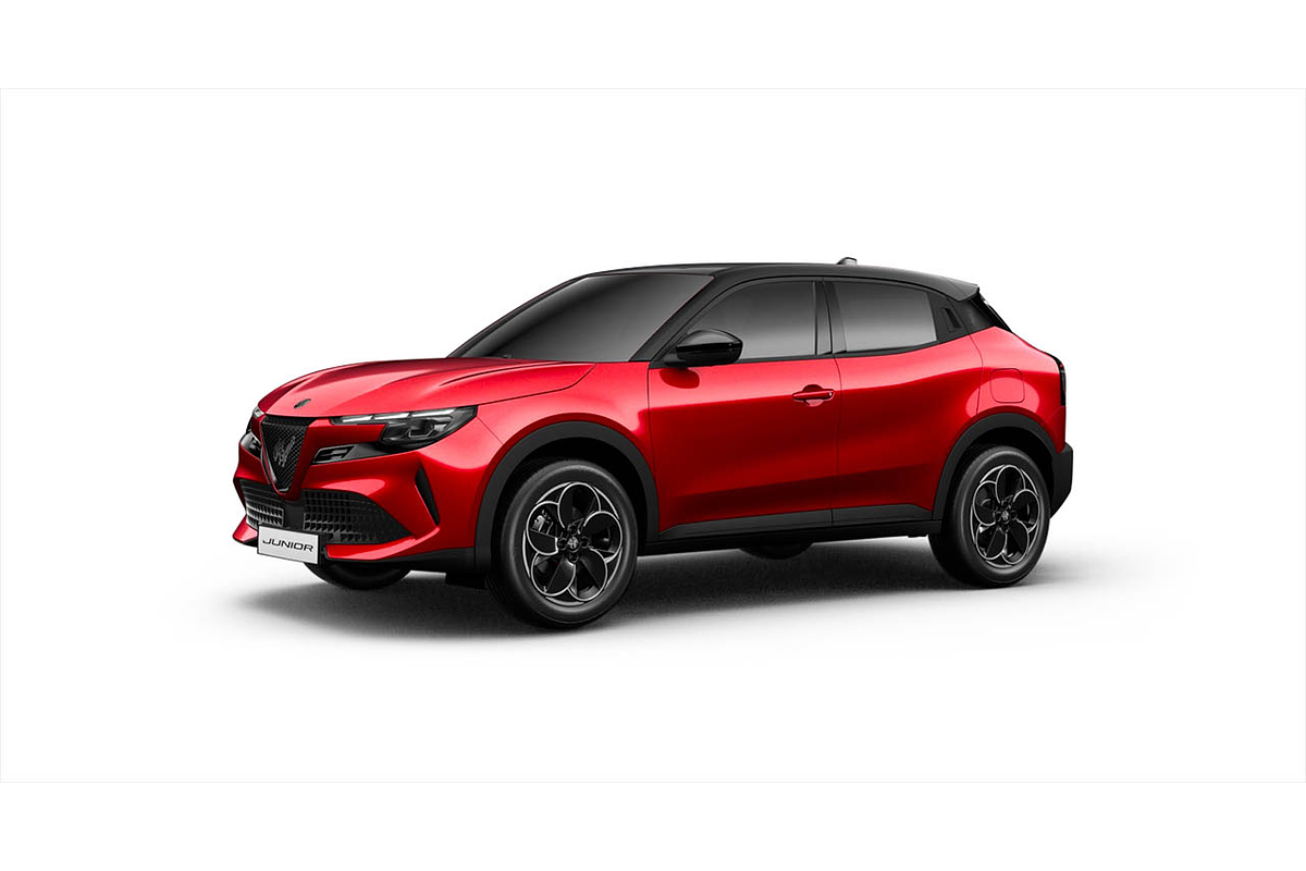 2025 Alfa Romeo Junior Ibrida