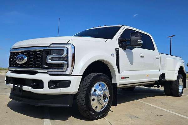 2025 Ford F450 Platinum 4X4