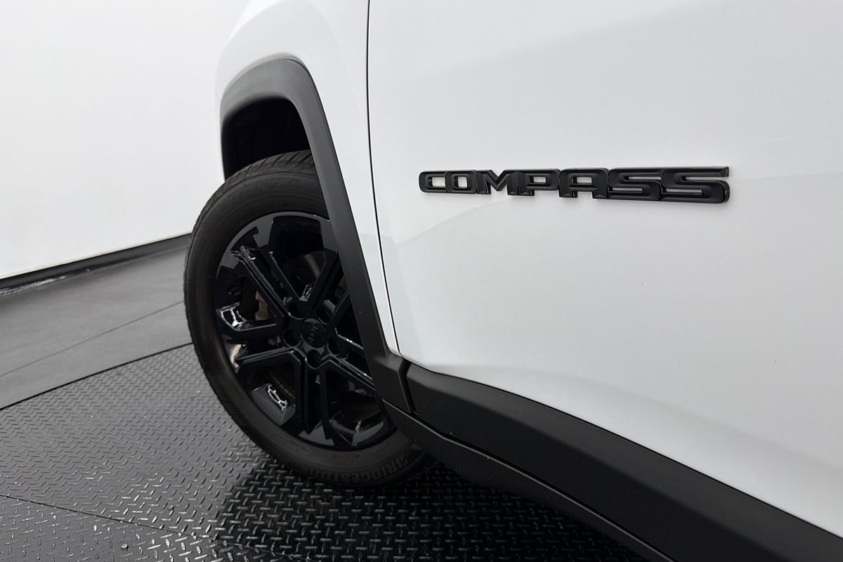 2023 Jeep Compass Night Eagle M6