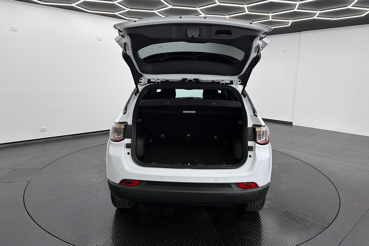 2023 Jeep Compass Night Eagle M6