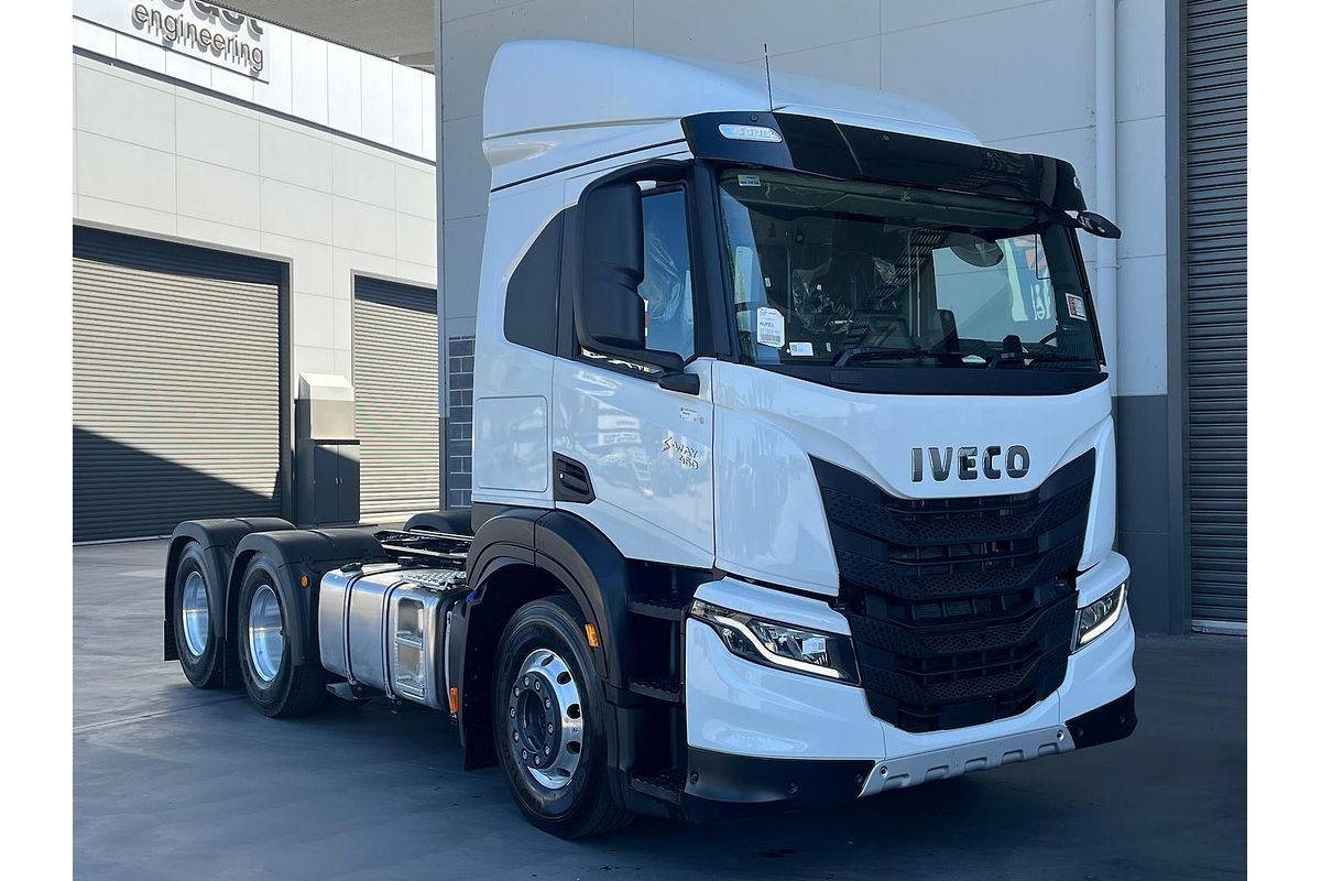 2025 Iveco S-Way AT600