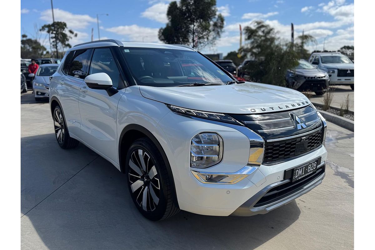 2025 Mitsubishi Outlander Exceed ZM