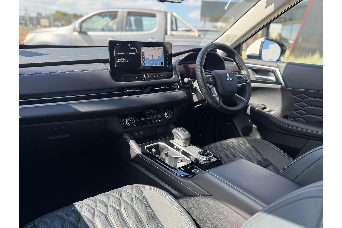 2025 Mitsubishi Outlander Exceed ZM