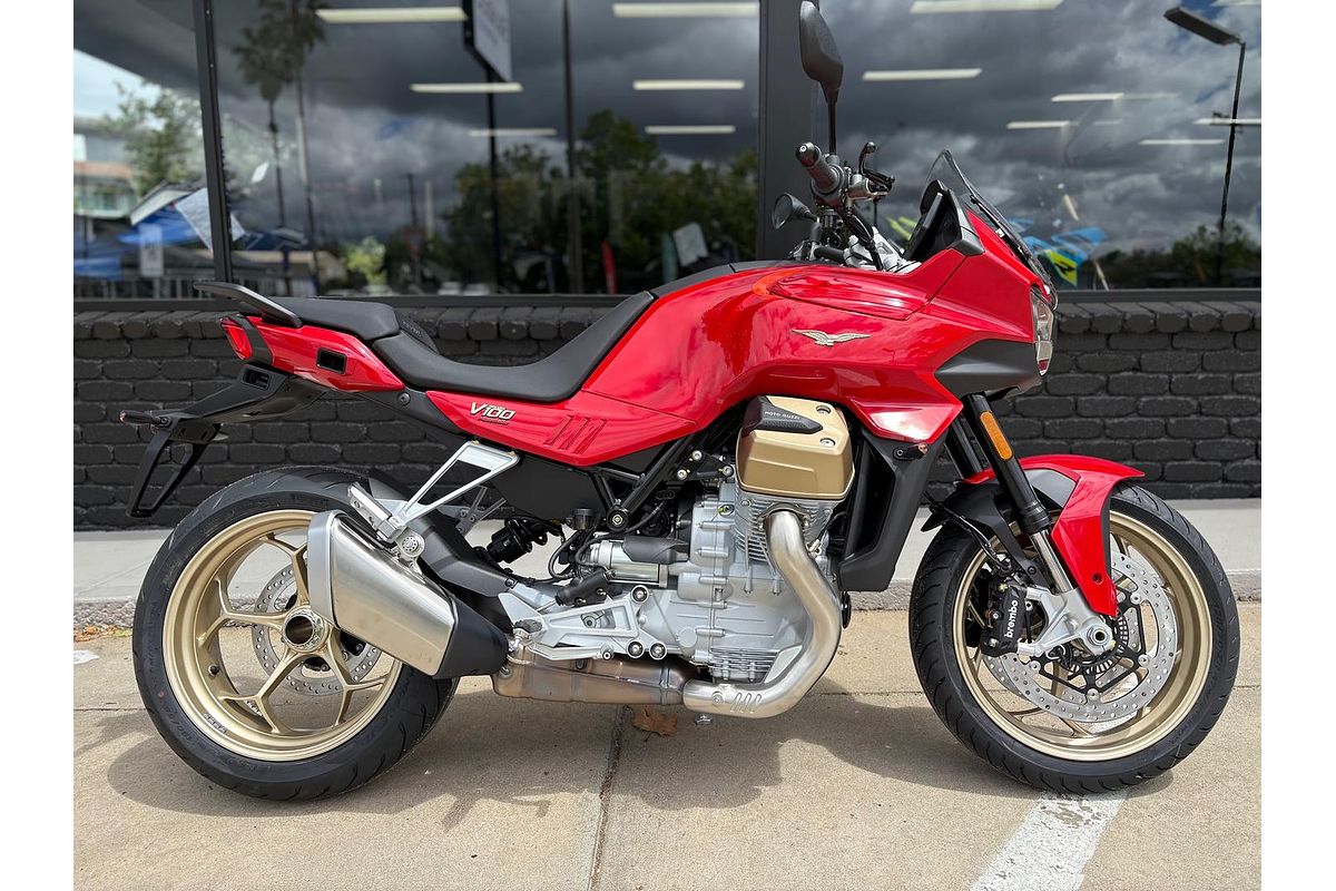 2025 Moto Guzzi V100 Mandello V100