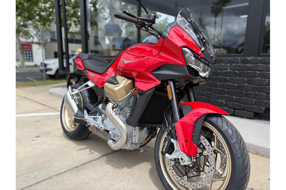 2025 Moto Guzzi V100 Mandello V100