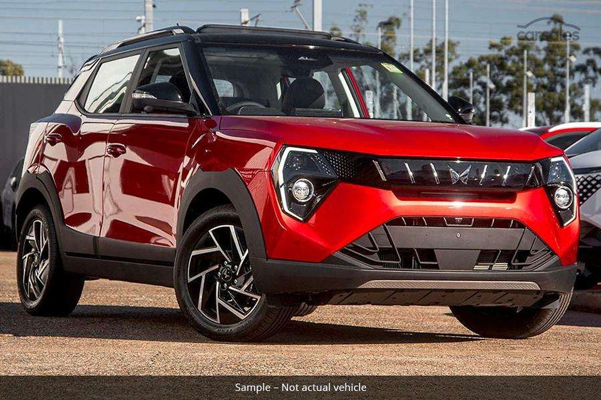 2025 Mahindra XUV3XO AX7L