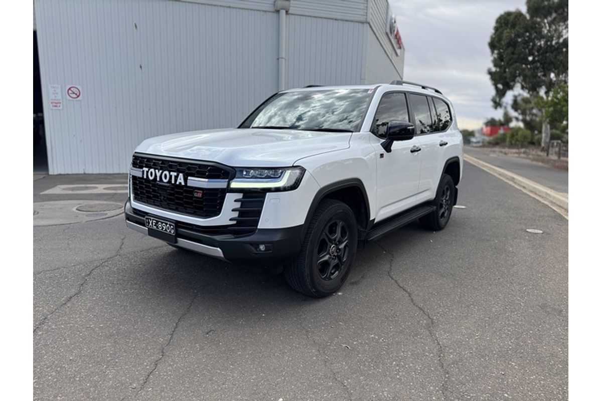 2023 Toyota Landcruiser GR Sport FJA300R