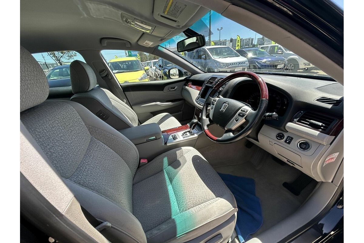 2010 Toyota Crown MAJESTA (HYBRID) GWS204