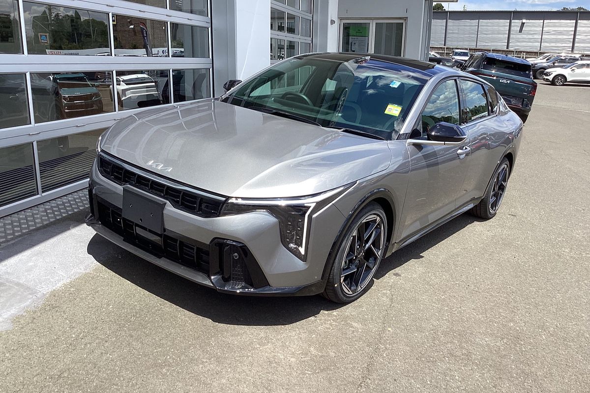 2025 Kia K4 GT-Line CL4m