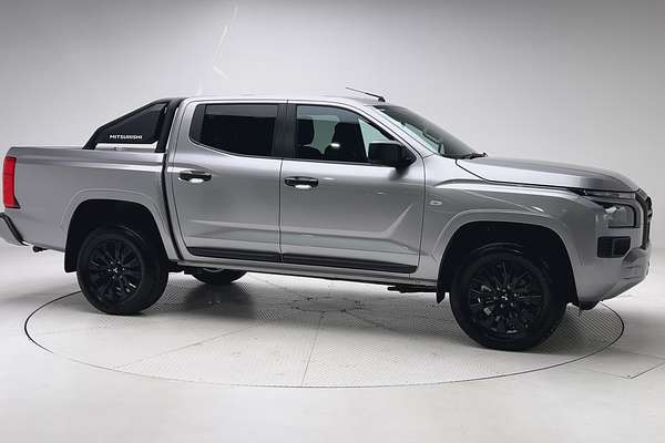 2025 Mitsubishi Triton GLX-R MV 4X4 thumb-3