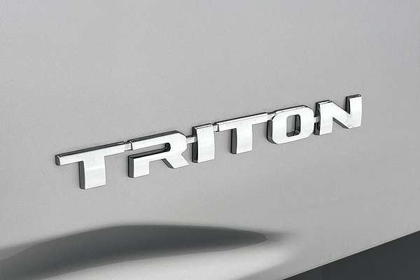 2025 Mitsubishi Triton GLX-R MV 4X4 thumb-21