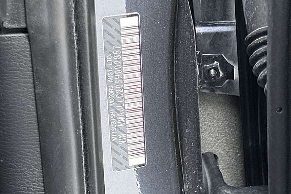 2025 Mitsubishi Triton GLX-R MV 4X4 thumb-23