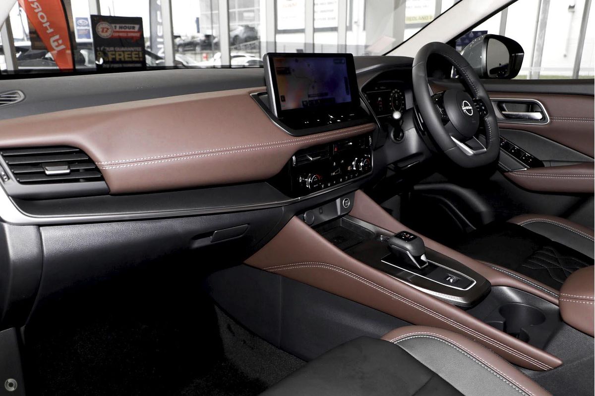 2025 Nissan QASHQAI Ti J12