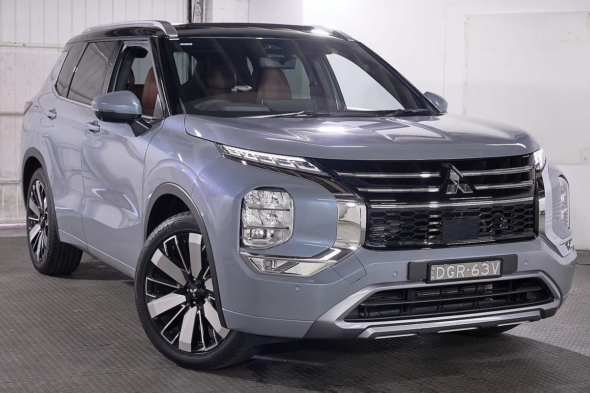 2025 Mitsubishi Outlander Exceed Tourer ZM