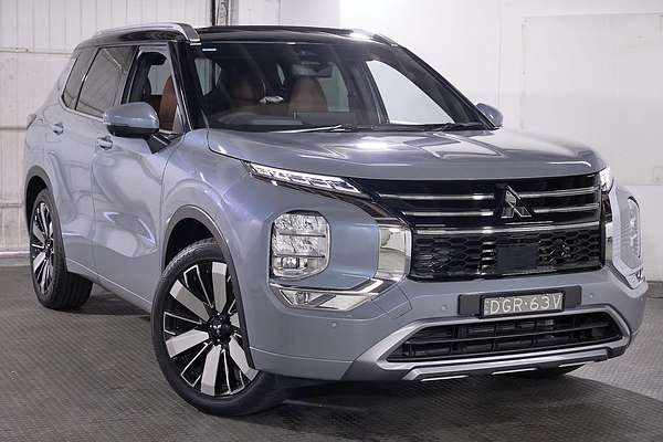 2025 Mitsubishi Outlander Exceed Tourer ZM