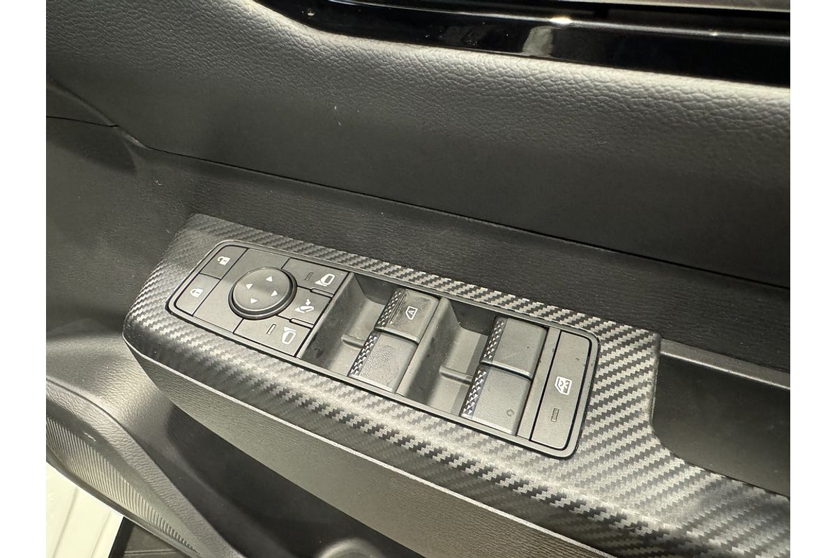 2025 Mitsubishi MV Triton GLS 2.4L D 6AT 4X4 DC PU