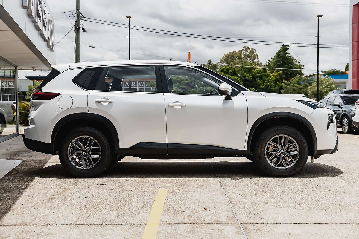 2026 Nissan X-TRAIL ST T33