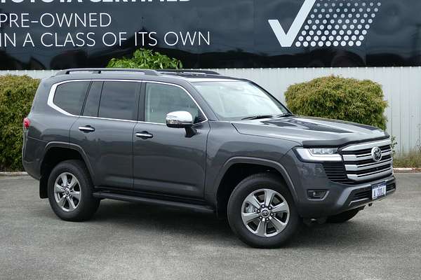 2025 Toyota Landcruiser Sahara FJA300R