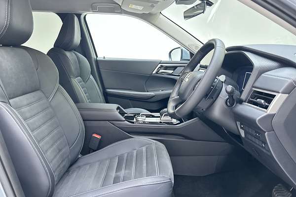 2025 Mitsubishi Outlander Aspire ZM thumb-12