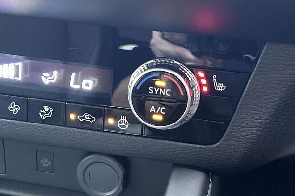 2025 Mitsubishi Outlander Aspire ZM thumb-16