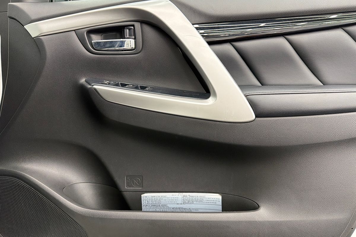 2019 Mitsubishi Pajero Sport Black Edition QE