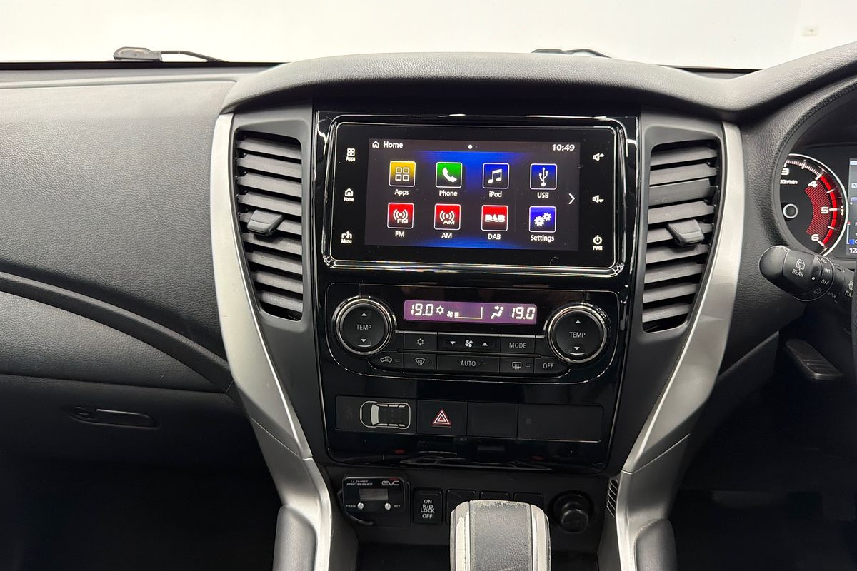 2019 Mitsubishi Pajero Sport Black Edition QE