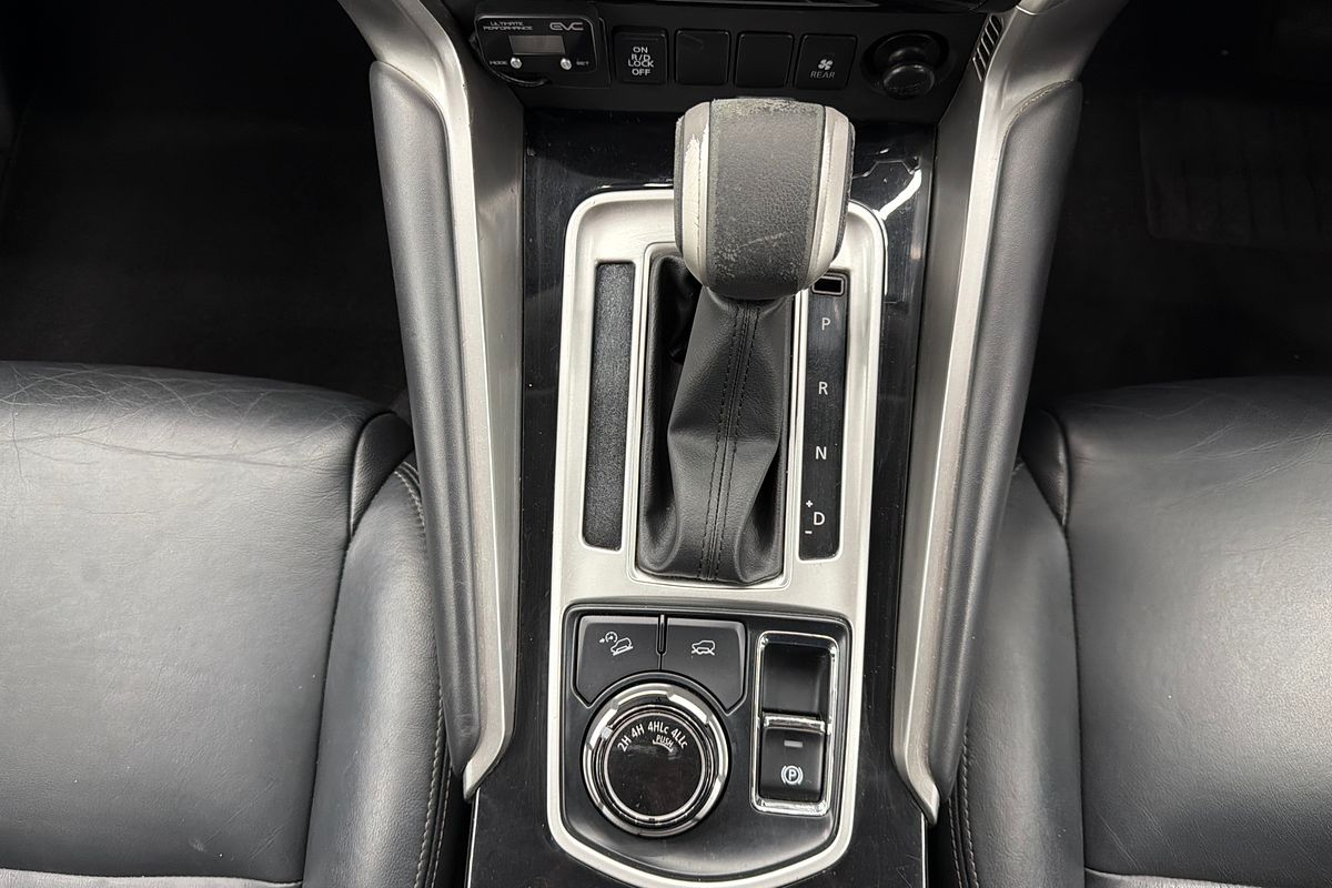 2019 Mitsubishi Pajero Sport Black Edition QE