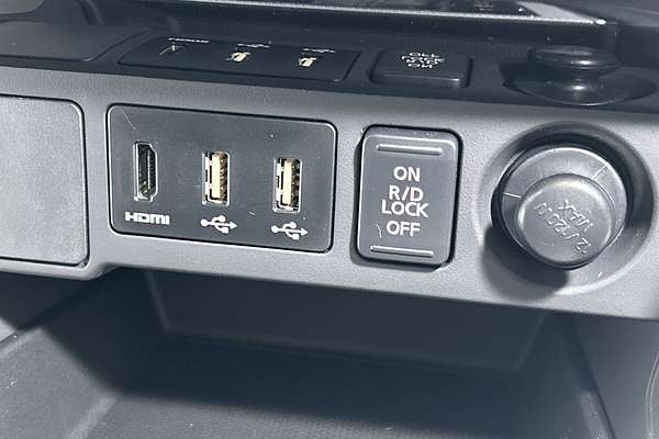 2024 Mitsubishi Pajero Sport GLS QG thumb-16