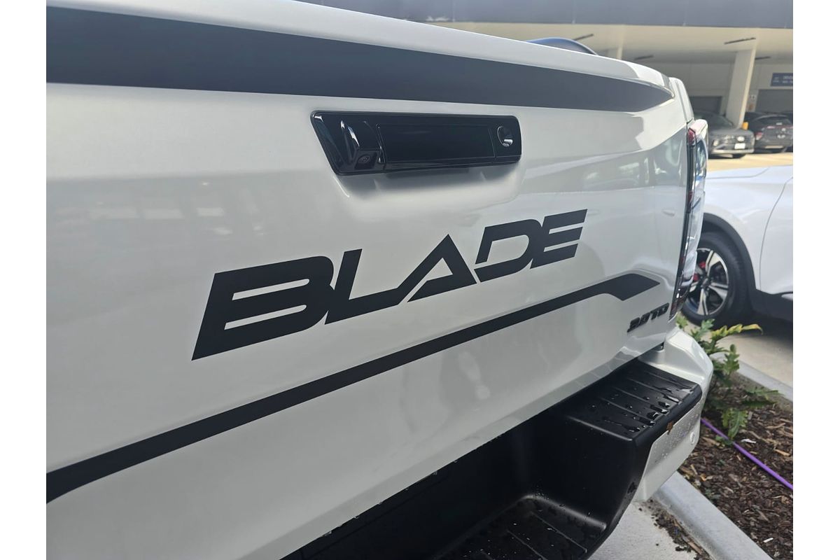 2025 Isuzu D-MAX BLADE 4X4