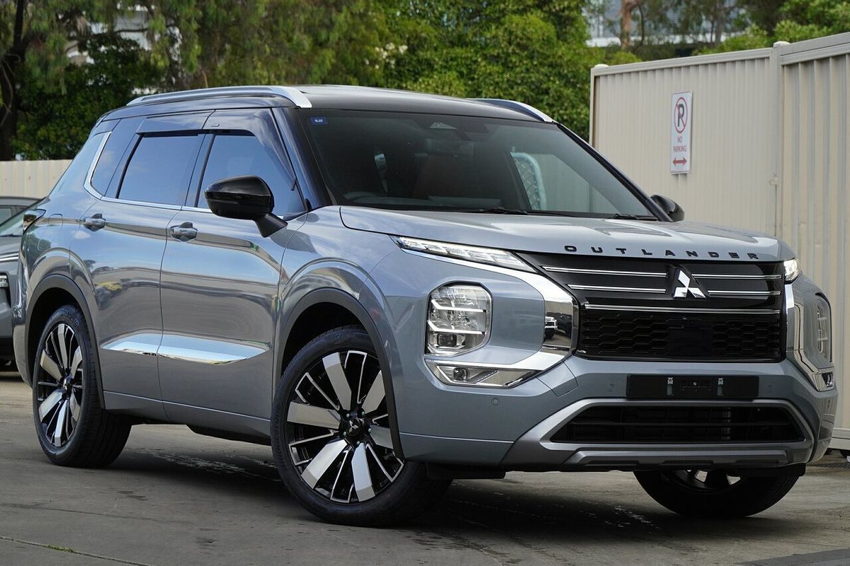 2025 Mitsubishi Outlander Exceed Tourer ZM