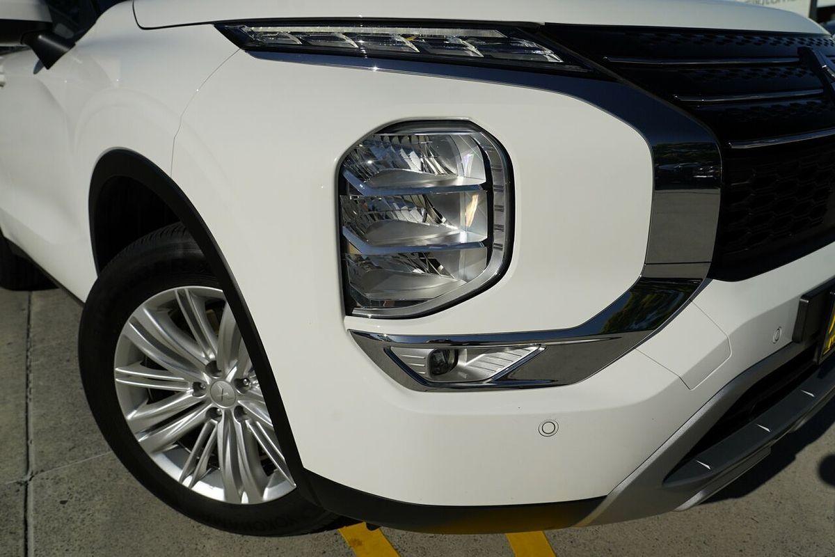 2023 Mitsubishi Outlander LS ZM