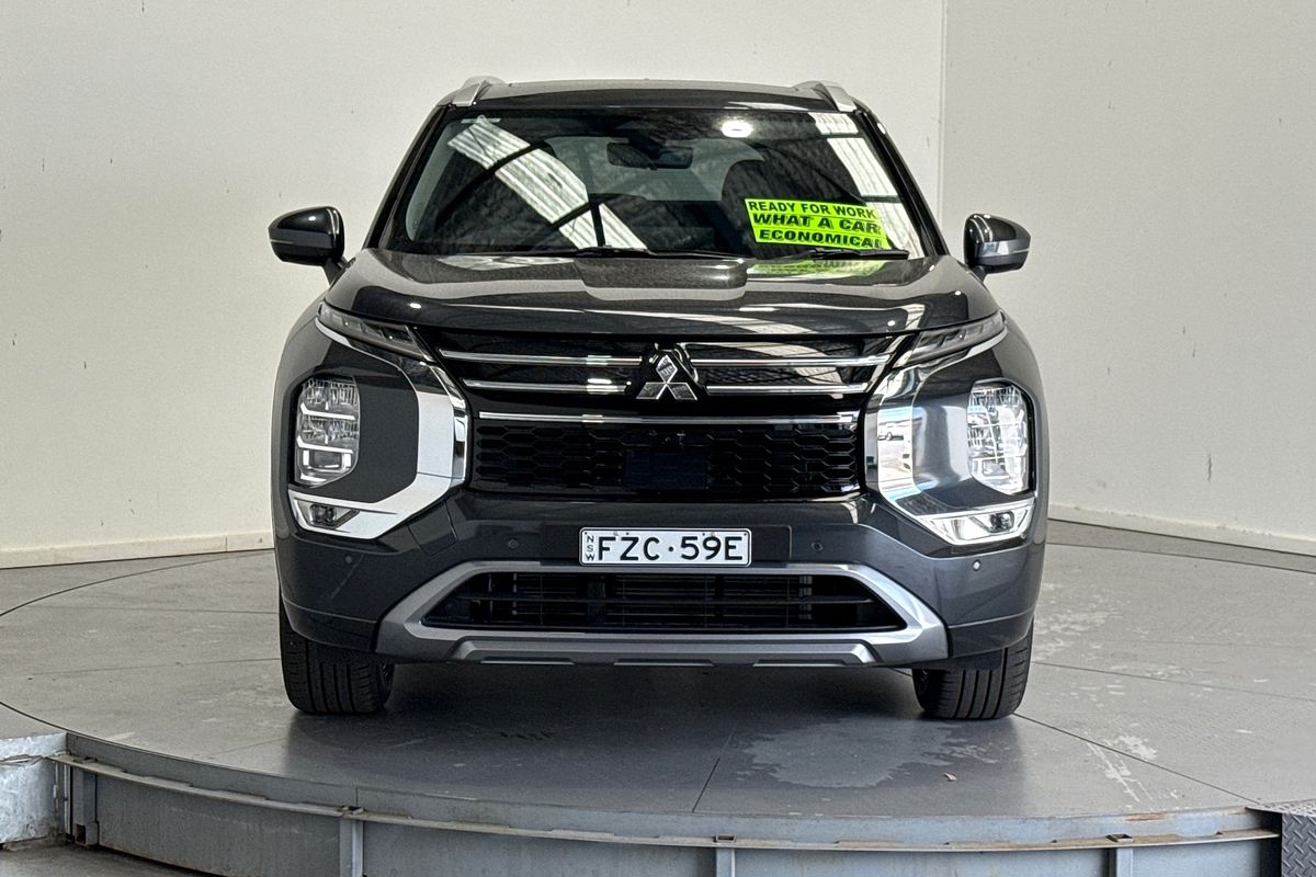 2025 Mitsubishi Outlander Exceed ZM