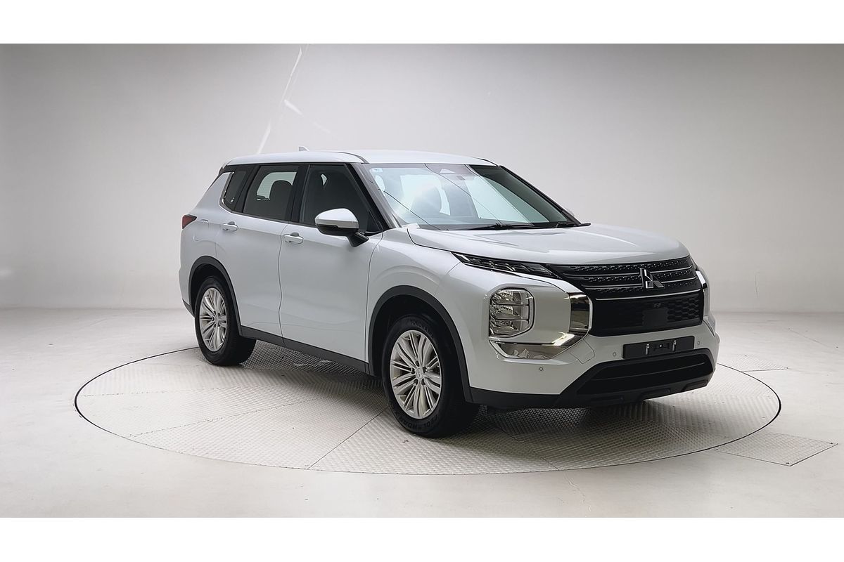 2023 Mitsubishi Outlander ES ZM