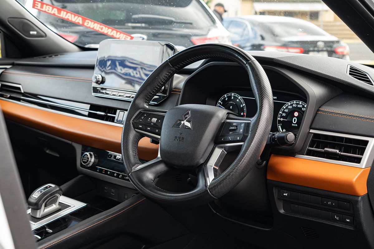 2022 Mitsubishi Outlander Exceed Tourer ZM