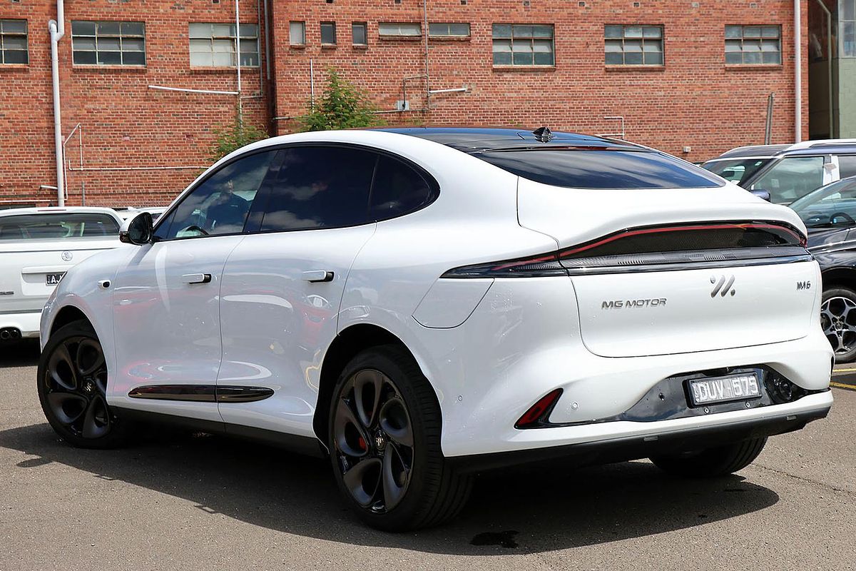 2025 MG IM6 Platinum S12L